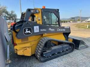 John Deere 325G Skid Steer